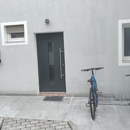 Apartments & Moeblierte Zimmer In Kahl Am Main, Kontaktloser Self Check-In, W-Lan, Schreibtisch, Duschbad, Kuechenzeile, Pkw-Plaetze Buitenkant foto