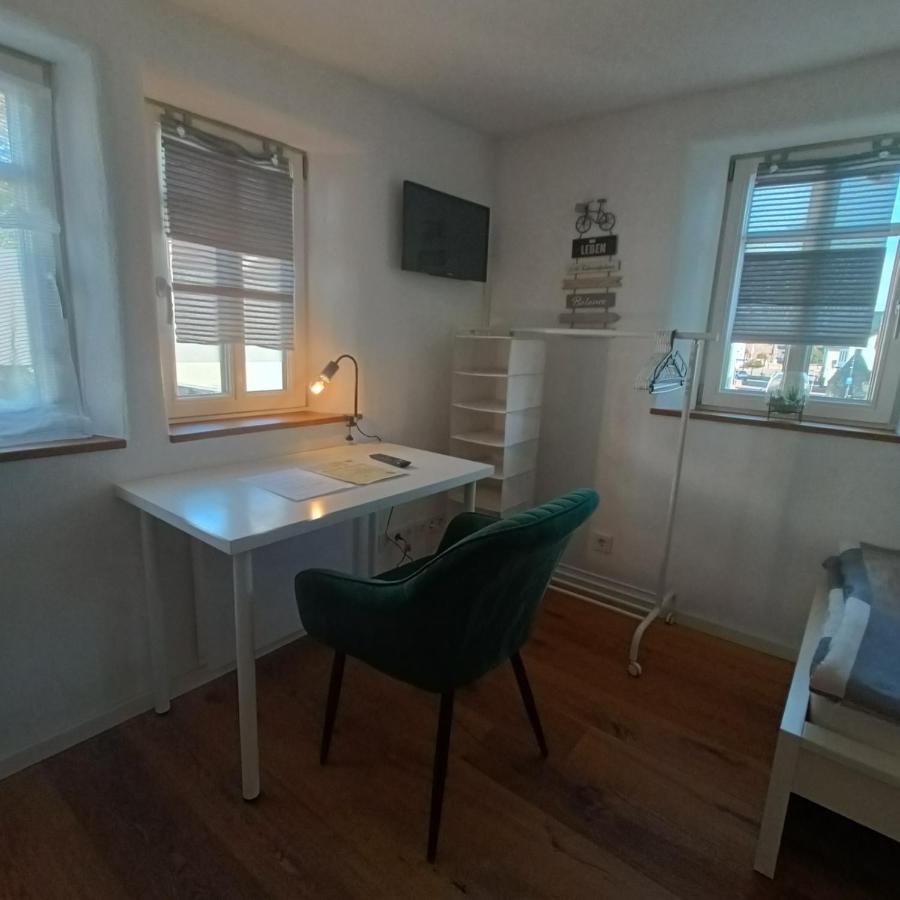 Apartments & Moeblierte Zimmer In Kahl Am Main, Kontaktloser Self Check-In, W-Lan, Schreibtisch, Duschbad, Kuechenzeile, Pkw-Plaetze Buitenkant foto
