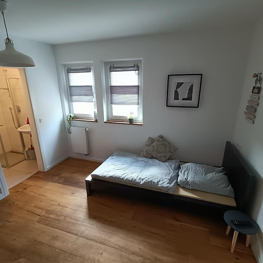 Apartments & Moeblierte Zimmer In Kahl Am Main, Kontaktloser Self Check-In, W-Lan, Schreibtisch, Duschbad, Kuechenzeile, Pkw-Plaetze Buitenkant foto
